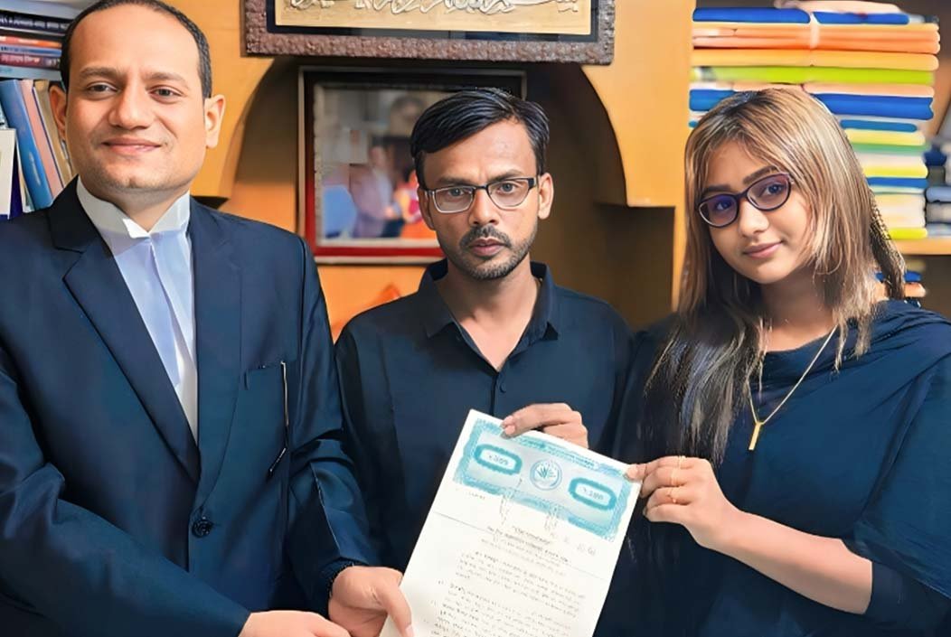 সব ভুলে আবারও এক হলেন হিরো আলম-রিয়ামনি