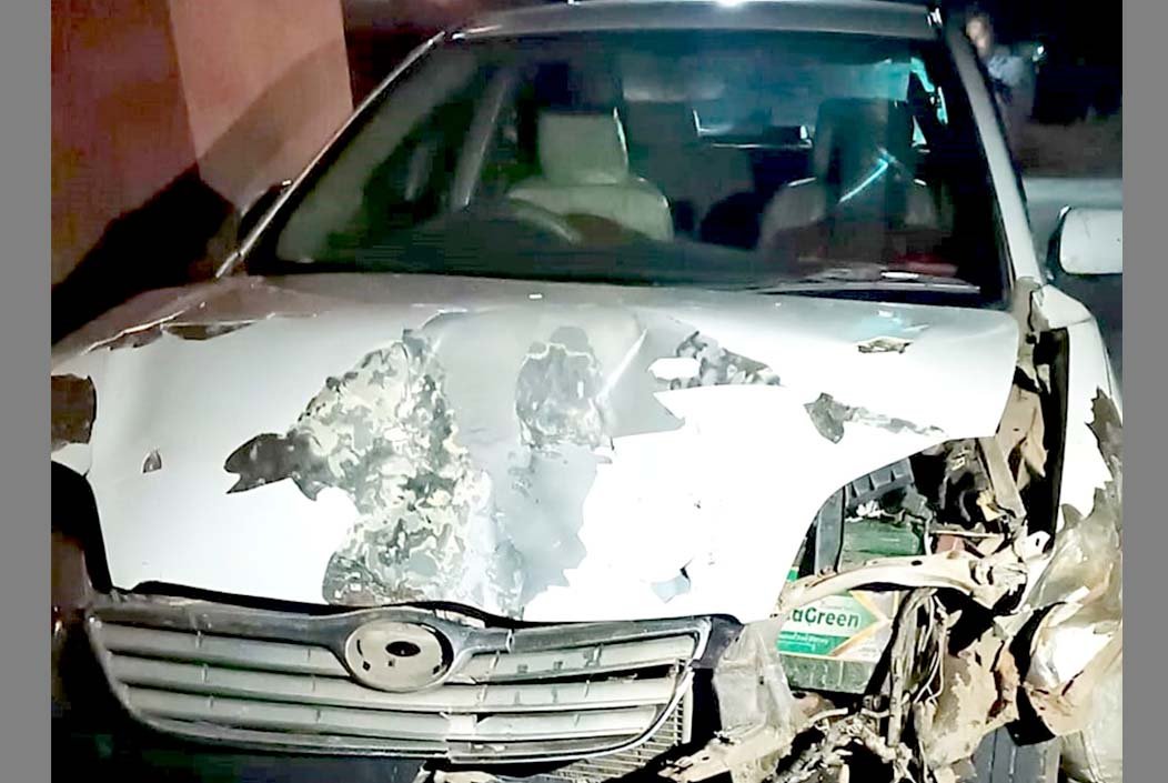 বগুড়ায় প্রাইভেটকার-অটোরিকশার মুখোমুখি সংঘর্ষে প্রাণ গেল চালকের
