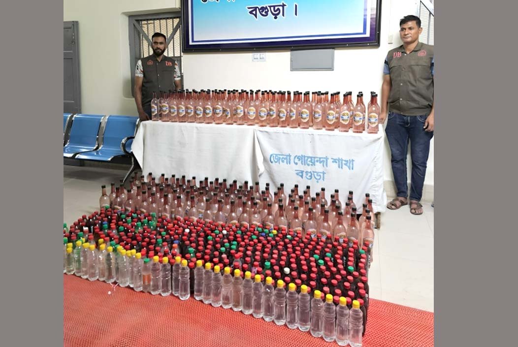 শেরপুরে ডিবির অভিযানে ৬১০ বোতল মদ উদ্ধার