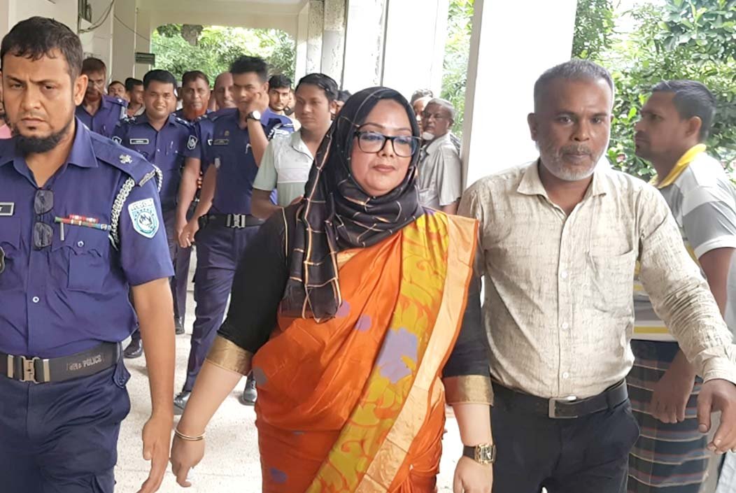 সাংবাদিক নির্যাতনের মামলায় সাবেক ডিসি সুলতানা পারভীন কারাগারে