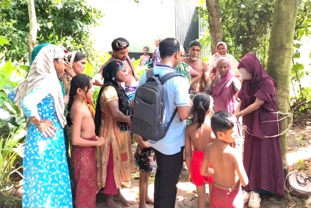 টাঙ্গাইলে স্ত্রীর স্বীকৃতির দাবি নিয়ে আসা তরুণীকে গাছে বেঁধে নির্যাতন
