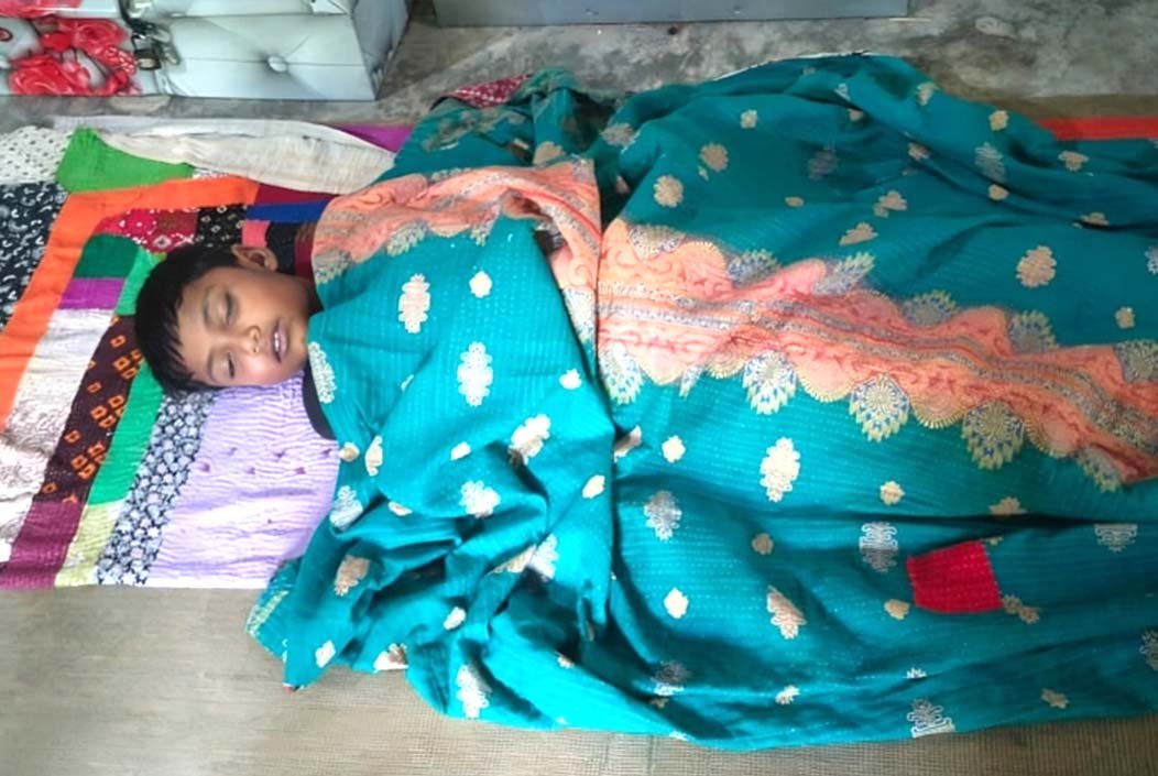 নওগাঁয় মাদ্রাসা ছাত্রের মরদেহ উদ্ধার, শিক্ষক আটক