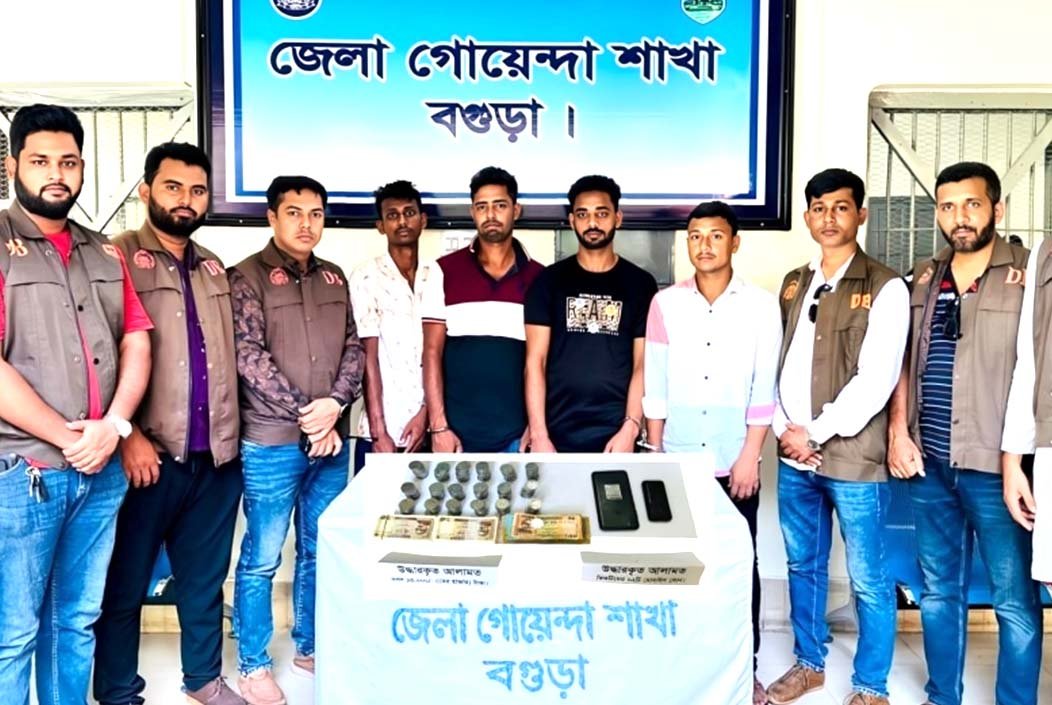 বগুড়ায় ডাকাতি-হত্যার ঘটনায় জুয়েলসহ গ্রেফতার ৪