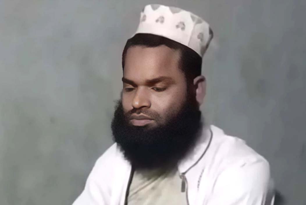 ছাত্রীকে ধর্ষণচেষ্টার অভিযোগে মাদ্রাসা শিক্ষককে গণপিটুনি