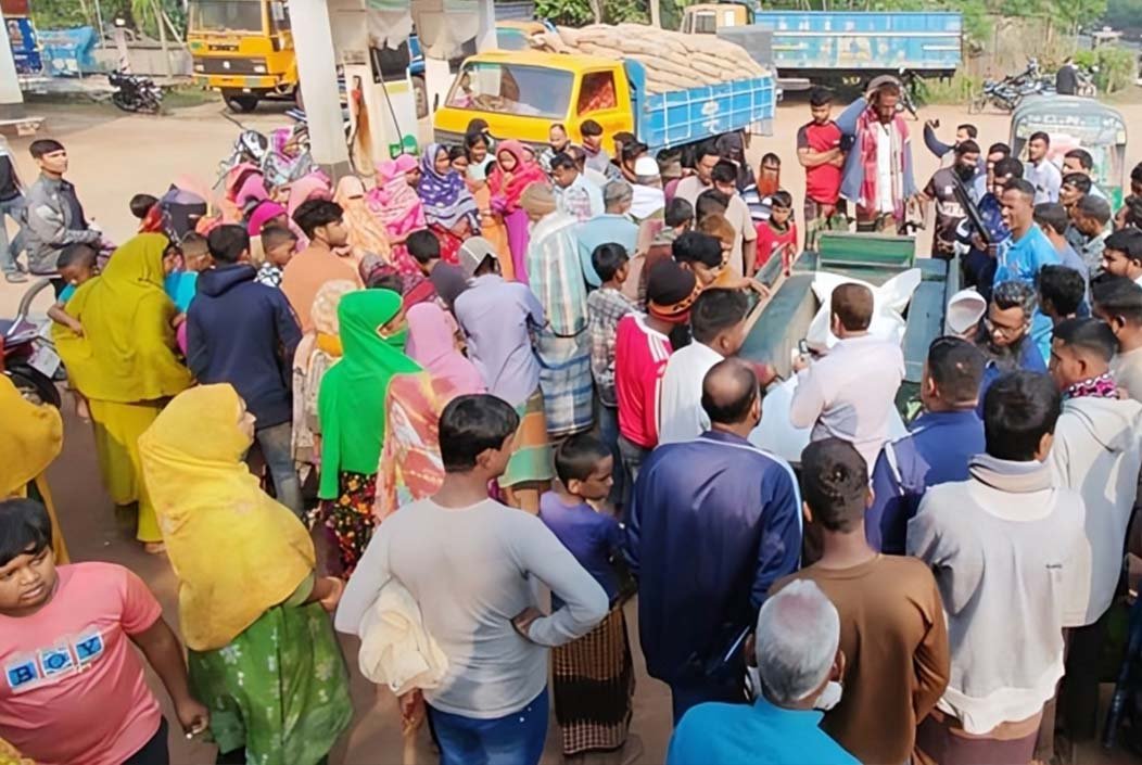 বগুড়ার ধুনটে বালুবাহী ট্রাকের চাপায় সিএনজি চালক নিহত