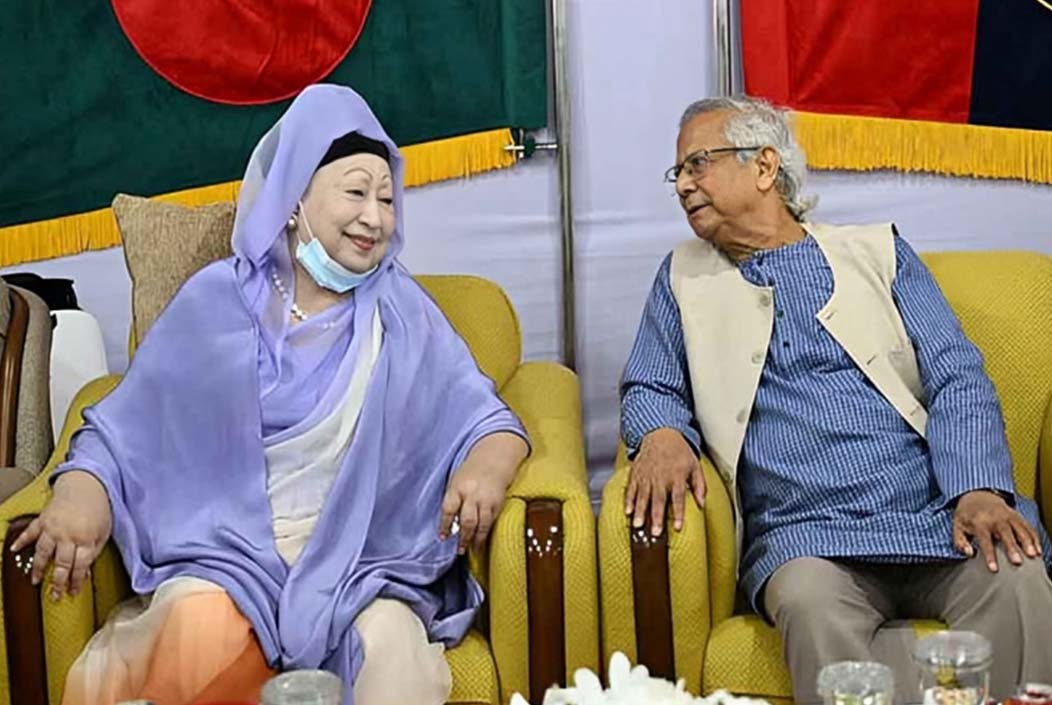 খালেদা জিয়ার জন্য দেশবাসীর কাছে দোয়া চাইলেন প্রধান উপদেষ্টা