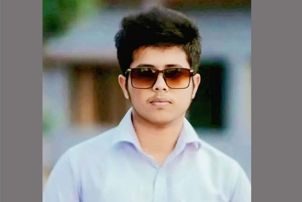দামি মোবাইল ফোন কেনার টাকা না পেয়ে’ কলেজছাত্রের আত্মহত্যা