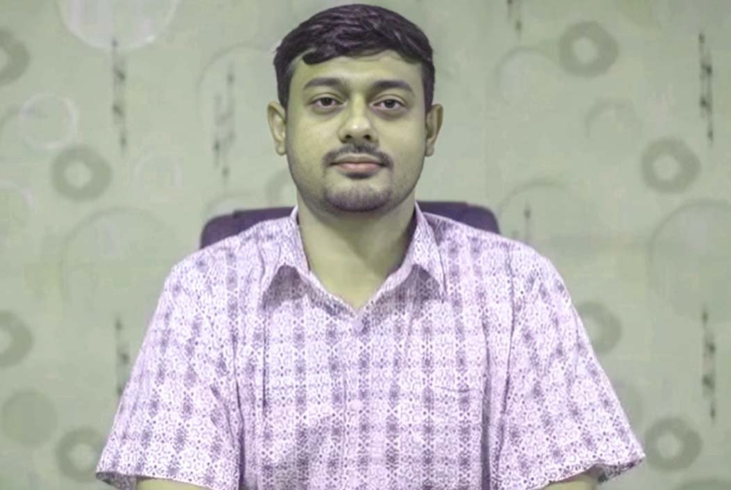 নাসীরুদ্দীন পাটওয়ারীর বিরুদ্ধে মানহানির মামলা