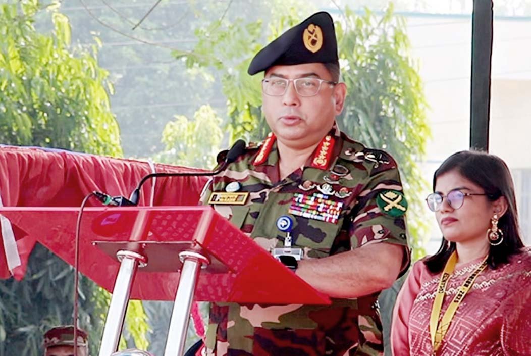 দেশের জনসংখ্যার অর্ধেক নারীদের বাদ দিয়ে উন্নয়ন সম্ভব নয়: সেনাপ্রধান