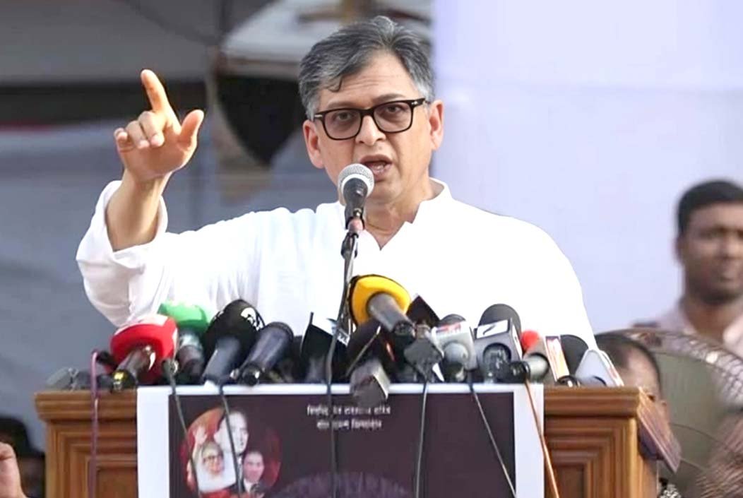 একটি দল ধর্মের ট্যাবলেট বিক্রি করে জনগণকে বিভ্রান্ত করছে: সালাহউদ্দিন
