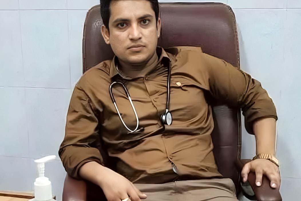 মাদারীপুরে প্রেমিকাকে ভিডিও কলে রেখে চিকিৎসকের আত্মহত্যা