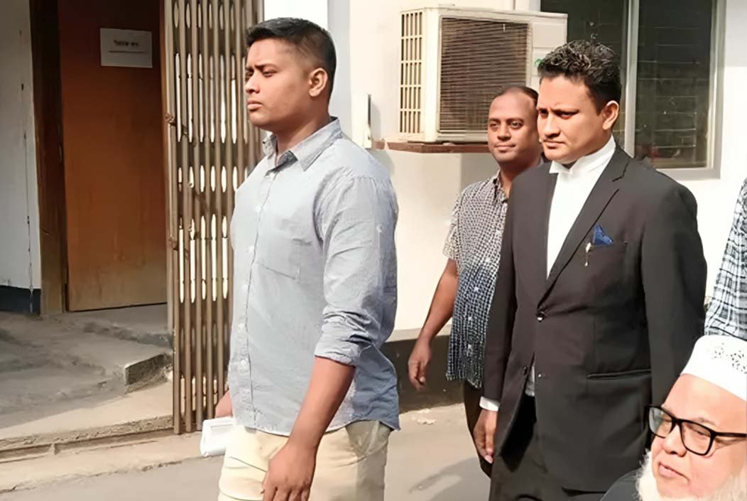 আবু সাঈদ হত্যা মামলায় সাক্ষ্য দিতে ট্রাইব্যুনালে হাজির হাসনাত