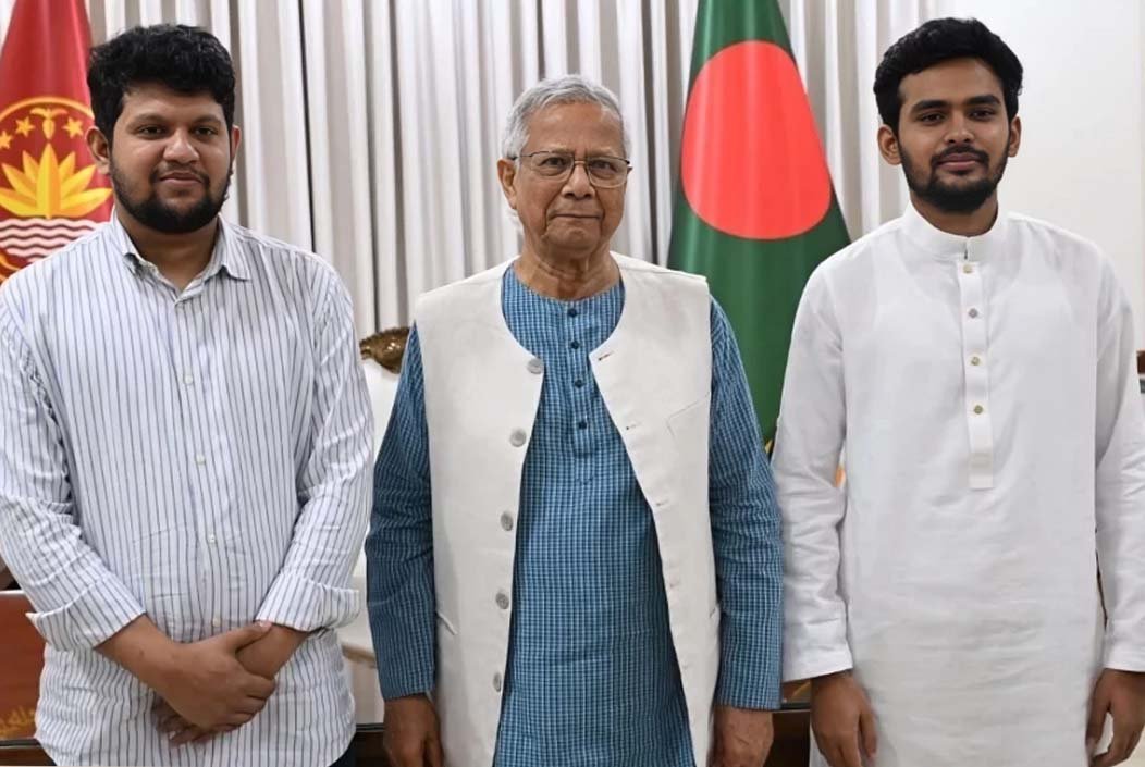 পদত্যাগ করলেন মাহফুজ আলম ও আসিফ মাহমুদ