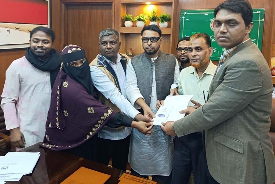 কুমিল্লা-৪ আসনে হাসনাতের পক্ষে মনোনয়ন ফরম সংগ্রহ