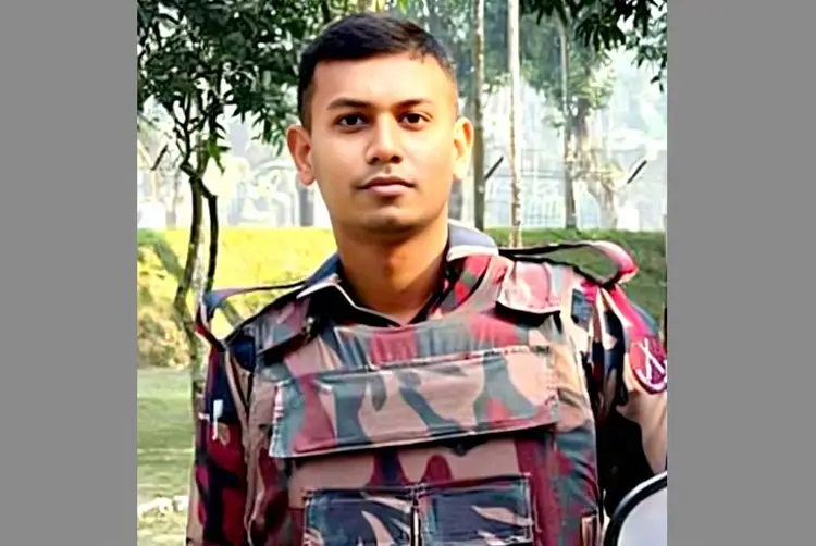 কুড়িগ্রামে নিজ রাইফেলের গুলিতে বিজিবি সদস্যের মৃত্যু, পুলিশের ধারণা আত্মহত্যা