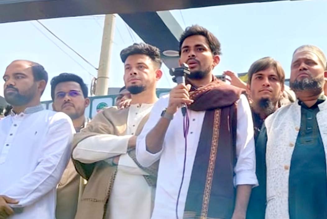 আওয়ামী লীগকে পুনর্বাসন করলে বিএনপি আবারও বিপদে পড়বে: আসিফ মাহমুদ