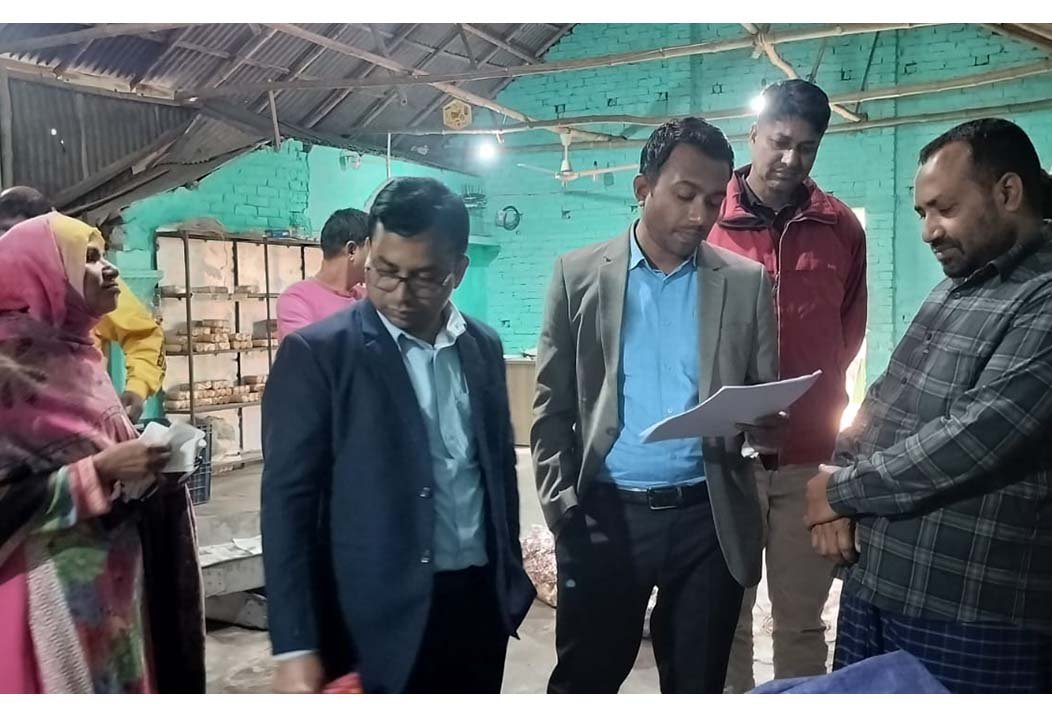 পচা ডিম ব্যবহারের দায়ে শেরপুরে মর্ডান ব্রেডকে জরিমানা