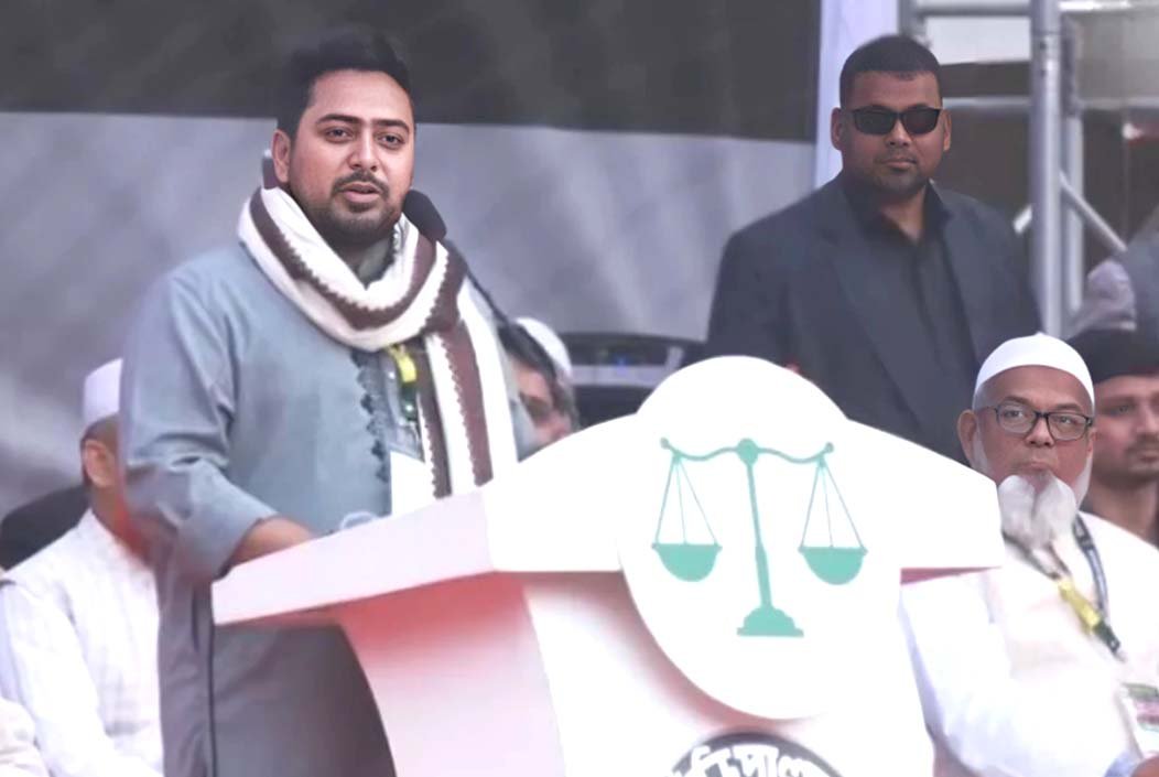 মানুষ ফ্যামিলি কার্ড ও ফ্ল্যাট চায় না, চায় নিরাপদ জীবন: নাহিদ ইসলাম