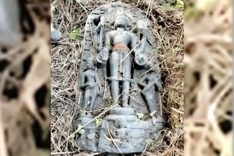 ফরিদপুরে শতকোটি টাকার কষ্টি পাথরের মূর্তি উদ্ধার, আটক ১