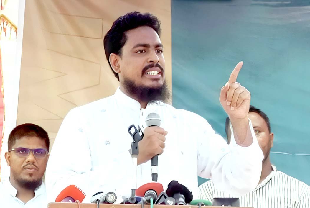 নারীদের ওপর হামলা-হয়রানি করলে গাছে ঝুলিয়ে দেওয়ার ঘোষণা আখতার হোসেনের