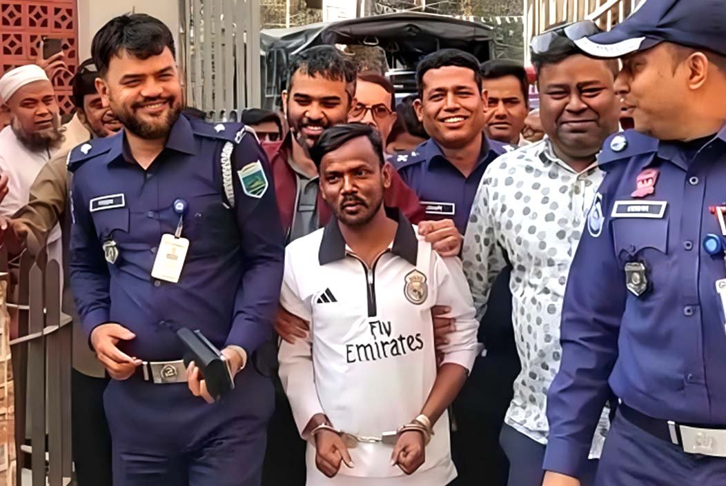 বগুড়ায় ধর্ষণ মামলায় হিরো আলম গ্রেফতার