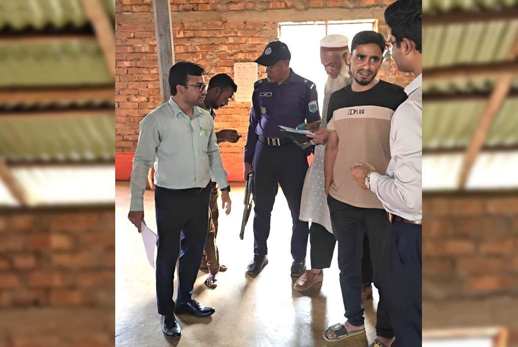 বগুড়ায় মসলায় কাপড়ের রং মেশানোয় ৩ লাখ টাকা জরিমানা ও একজনের জেল