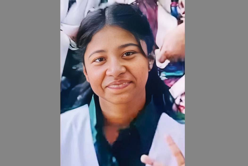 রাজধানীতে বাসার সামনে স্কুলছাত্রীকে কুপিয়ে হত্যা