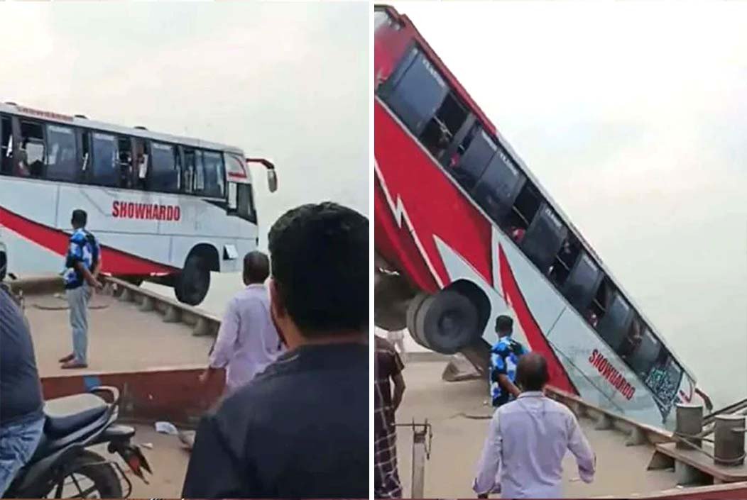 ৪০ যাত্রী নিয়ে পদ্মায় পড়ল বাস, দুজনের মরদেহ উদ্ধার