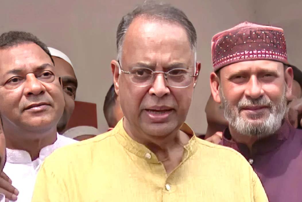 অতিরিক্ত কেনায় পাম্পে তেল দ্রুত শেষ হচ্ছে: জ্বালানিমন্ত্রী
