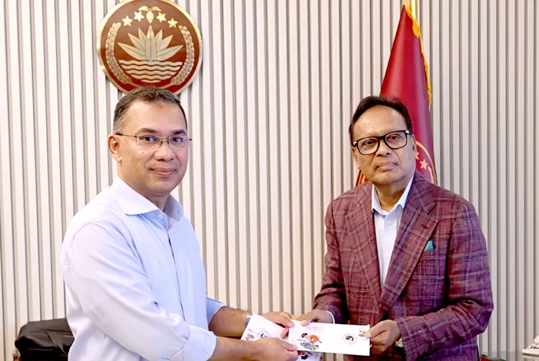 স্বাধীনতা দিবস উপলক্ষে স্মারক ডাক টিকিট উন্মোচন করলেন প্রধানমন্ত্রী