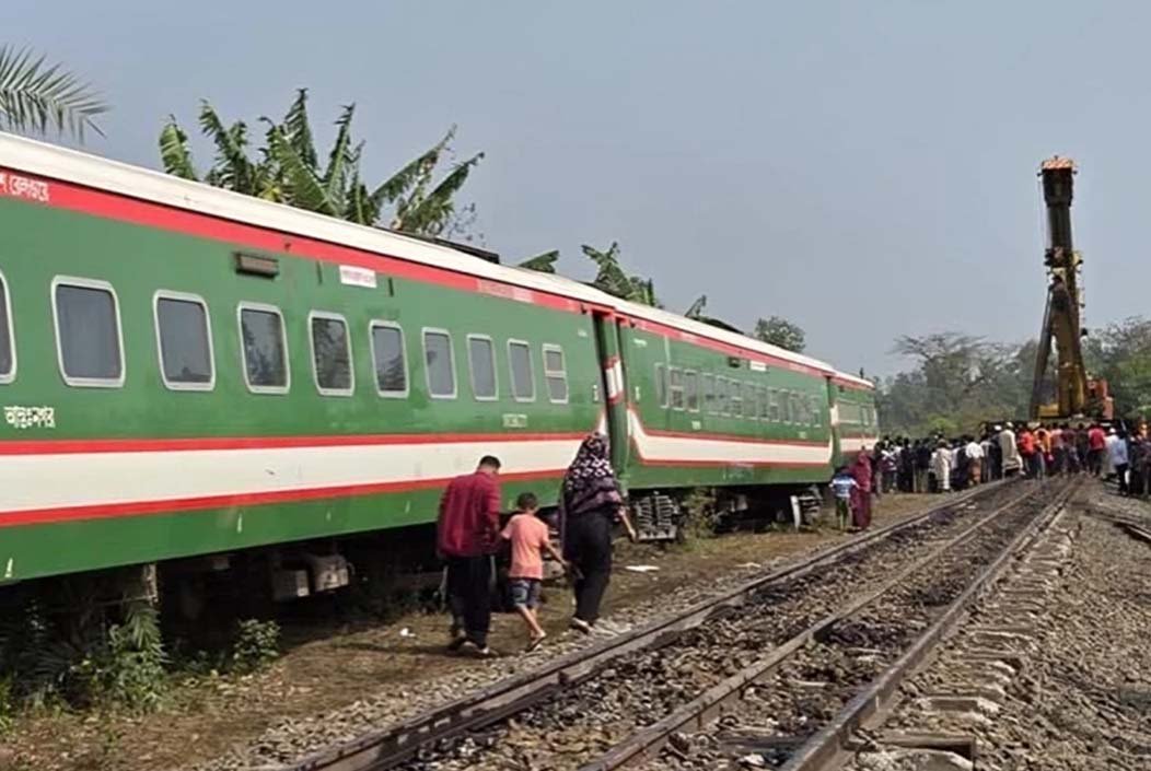 ২১ ঘণ্টা পর স্বাভাবিক উত্তরাঞ্চলের ট্রেন চলাচল