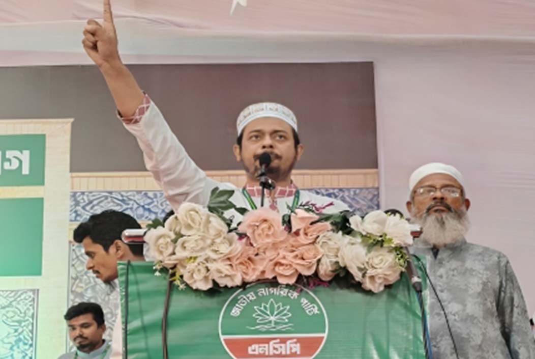তোমারে গোনার টাইম নাই, ভদ্র হতে শিখুন: মির্জা আব্বাসকে নাসীরুদ্দীন