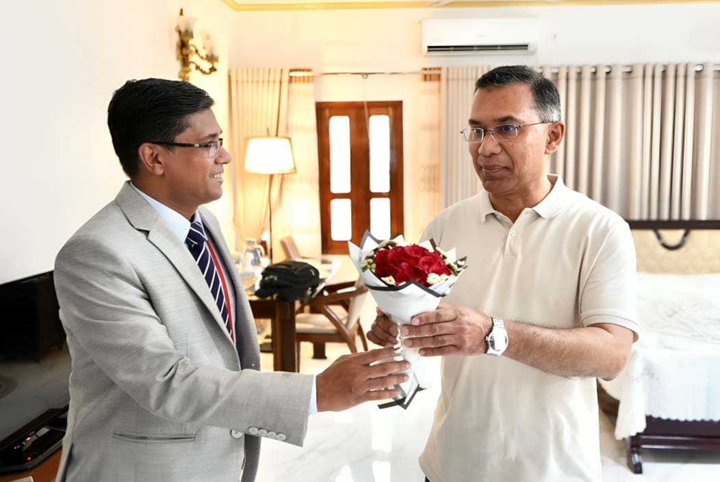 বগুড়া সার্কিট হাউজে প্রধানমন্ত্রী তারেক রহমানকে জেলা প্রশাসকের অভ্যর্থনা