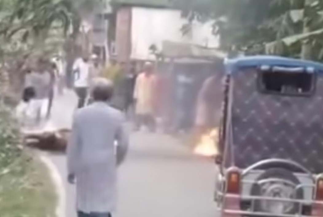 বগুড়ায় তালাকের পর অভিমানে গায়ে পেট্রোল ঢেলে স্বামীর আত্মহত্যা