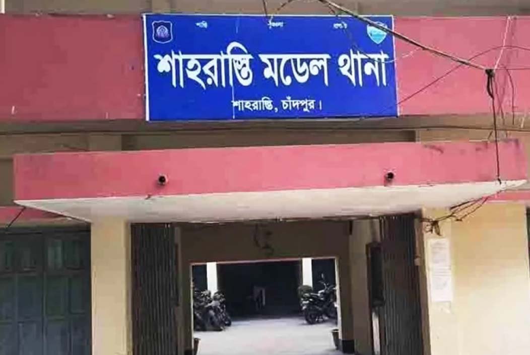 স্বামীর মুখের দুর্গন্ধ নিয়ে থানায় স্ত্রীর অভিযোগ