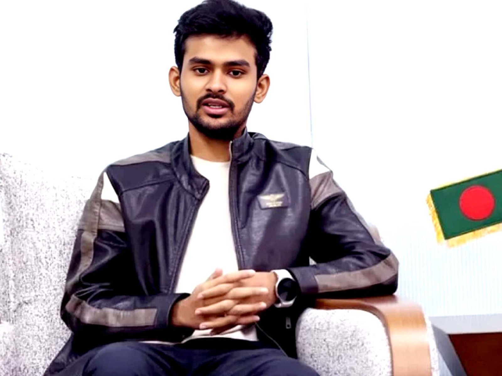 দক্ষিণ কোরিয়ায় মানবাধিকার সম্মেলনে যোগ দিতে দেশ ছাড়লেন আসিফ মাহমুদ