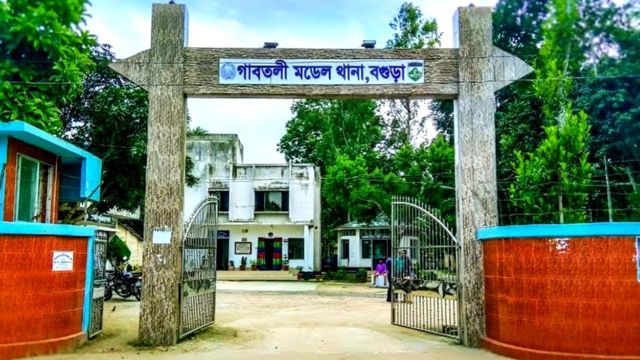 বগুড়ায় গাছ থেকে ঝুলন্ত অবস্থায় অটোচালকের মরদেহ উদ্ধার