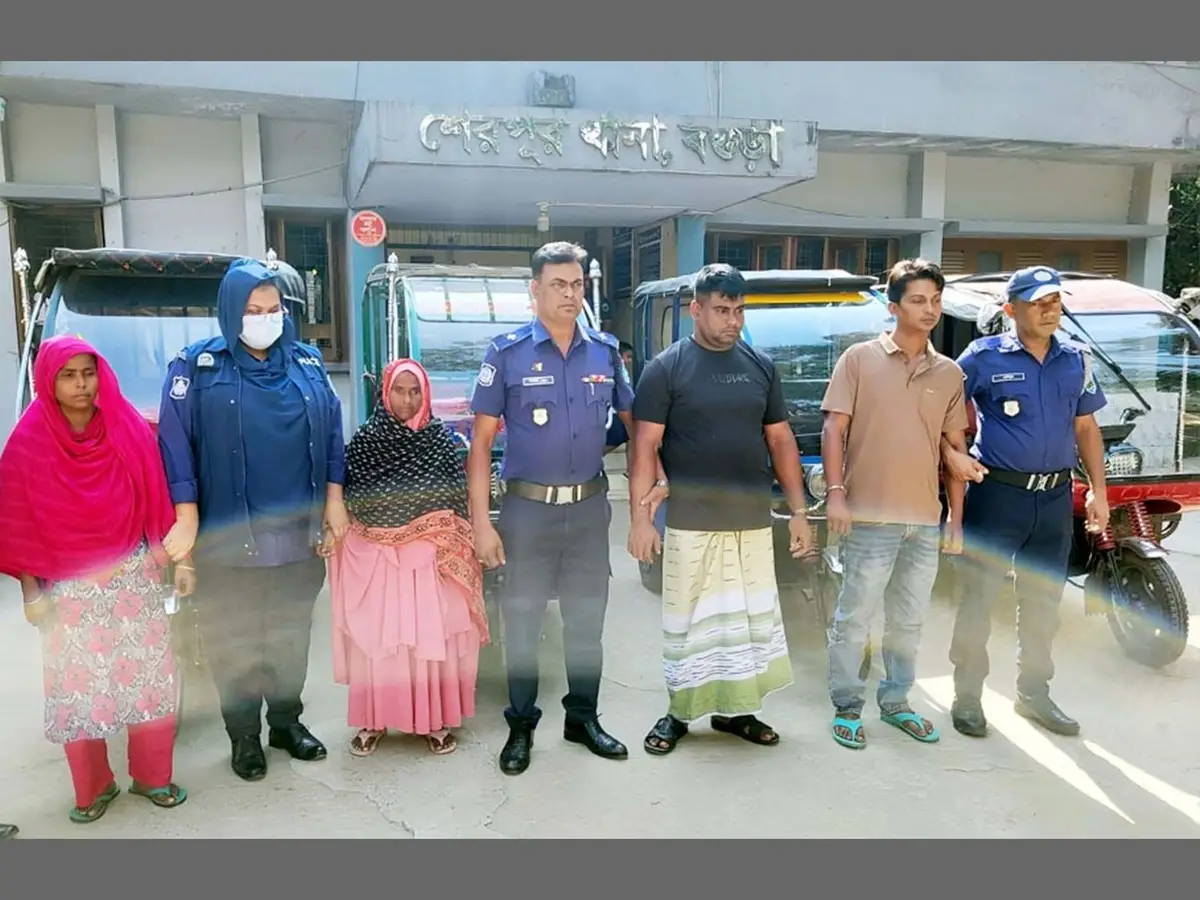শেরপুরে গাড়ি ছিনতাই সাথে জড়িত নারীসহ চারজন গ্রেফতার