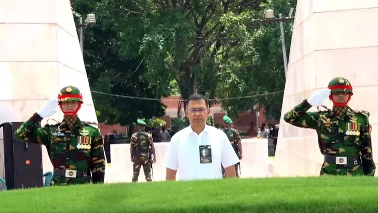 শহীদ জিয়াউর রহমানের মাজারে প্রধানমন্ত্রীর শ্রদ্ধা