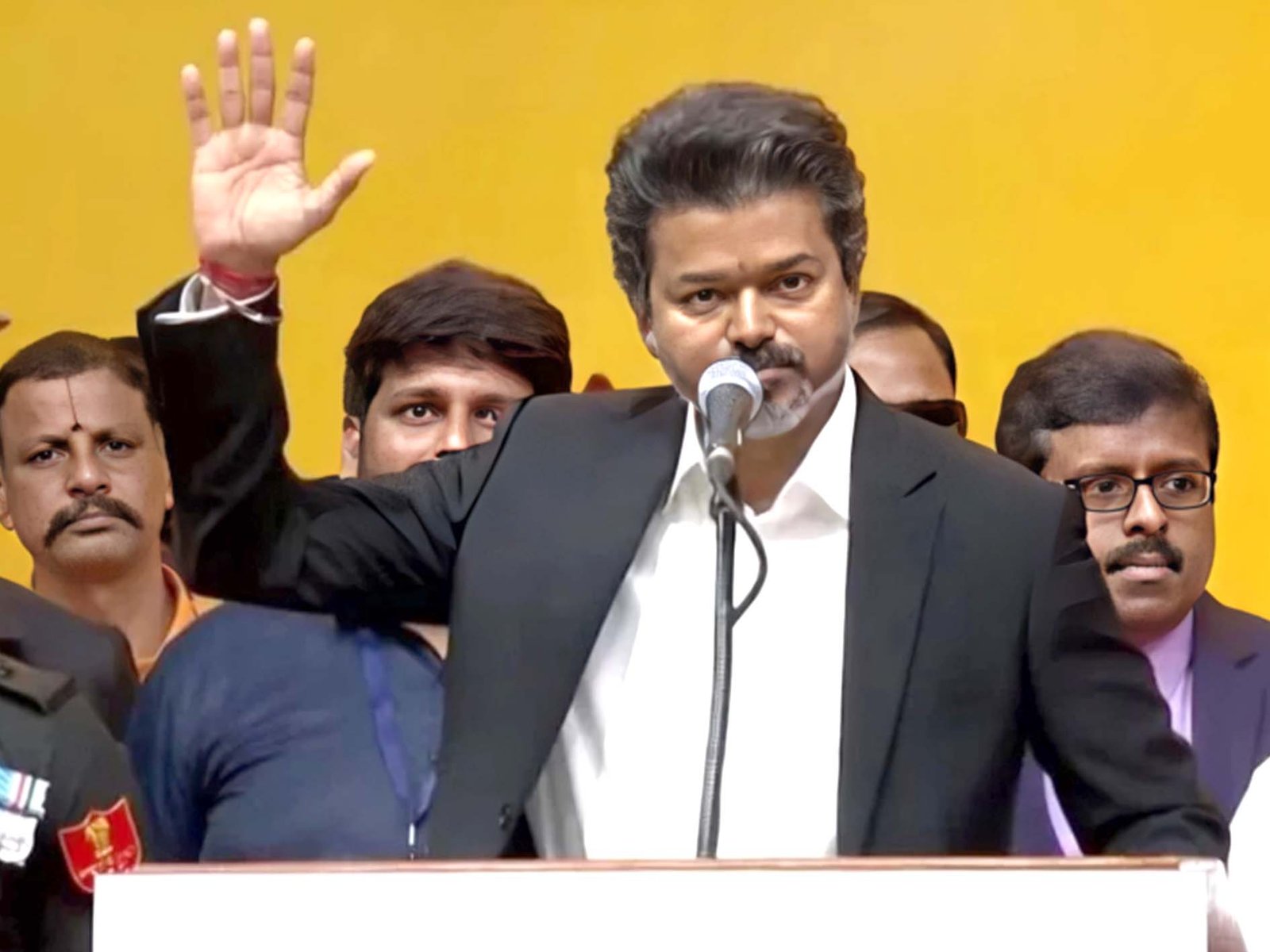 মুখ্যমন্ত্রী হয়েই বিনামূল্যে ২০০ ইউনিট বিদ্যুতের ঘোষণা থালাপতি বিজয়ের