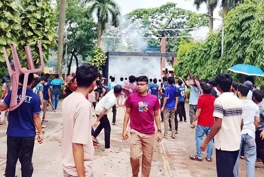 ডুয়েটে ভিসি নিয়োগকে কেন্দ্র করে দুই পক্ষের সংঘর্ষ, আহত একাধিক