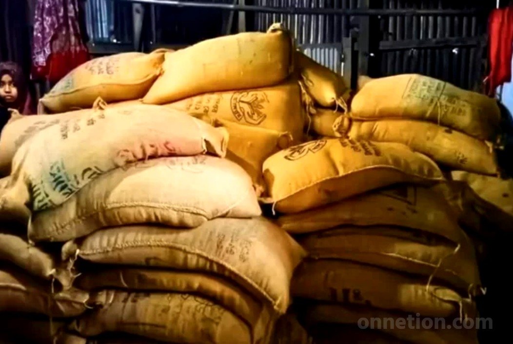 নোয়াখালীতে জামায়াত নেতার বাড়ি থেকে ৯৯ বস্তা সরকারি চাল উদ্ধার