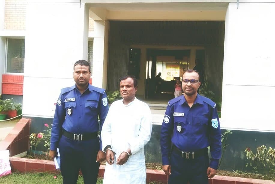 নাশকতা মামলায় ফুলবাড়ী পৌর কাউন্সিলর গ্রেপ্তার