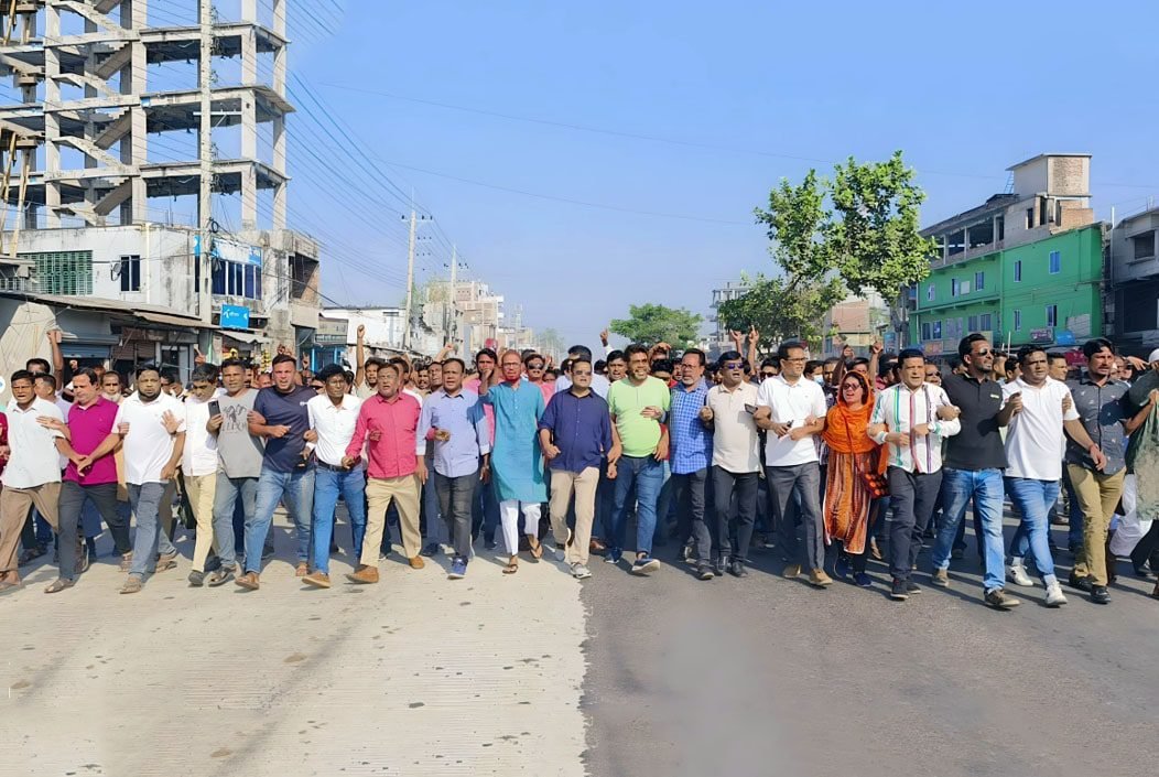 বগুড়া শেরপুরে অবরোধের সমর্থনে বহিস্কৃত নেতা খোকা