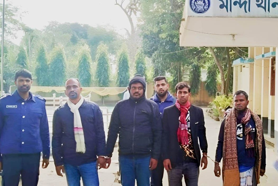 নওগাঁয় নির্বাচনী সহিংসতা, নৌকা প্রার্থীর ৩ কর্মীসহ ৪ জন আটক