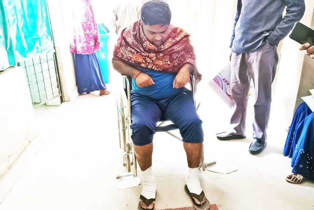 গভীর রাতে সাংবাদিকের বাড়িতে দুর্বৃত্তের হামলা