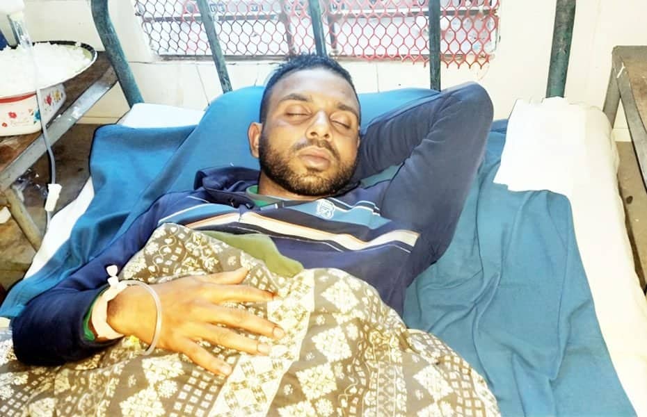 গলায় ছুরি ঠেকিয়ে ৪ লাখ টাকা ছিনতাই