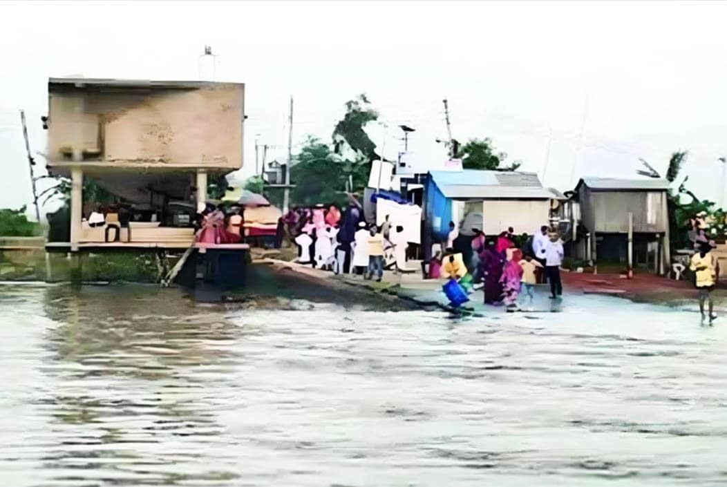 নারায়ণগঞ্জের ধলেশ্বরী নদীতে ট্রলারডুবি, ভেসে উঠেছে ৩ লাশ