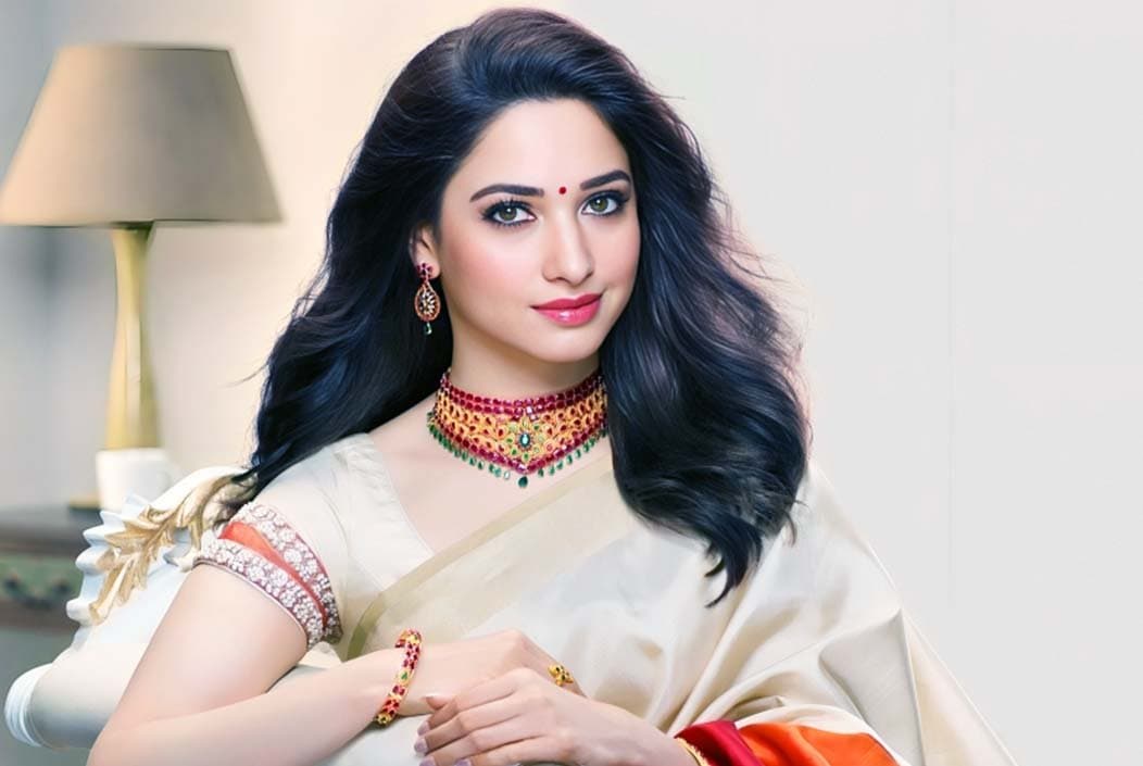 দক্ষিণী অভিনেত্রী তামান্না ভাটিয়াকে পুলিশের তলব