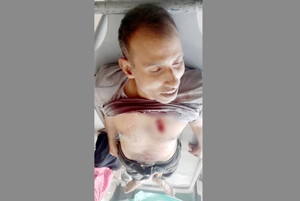 নওগাঁয় প্রকাশ্যে এক ব্যাক্তিকে কুপিয়ে হত্যা